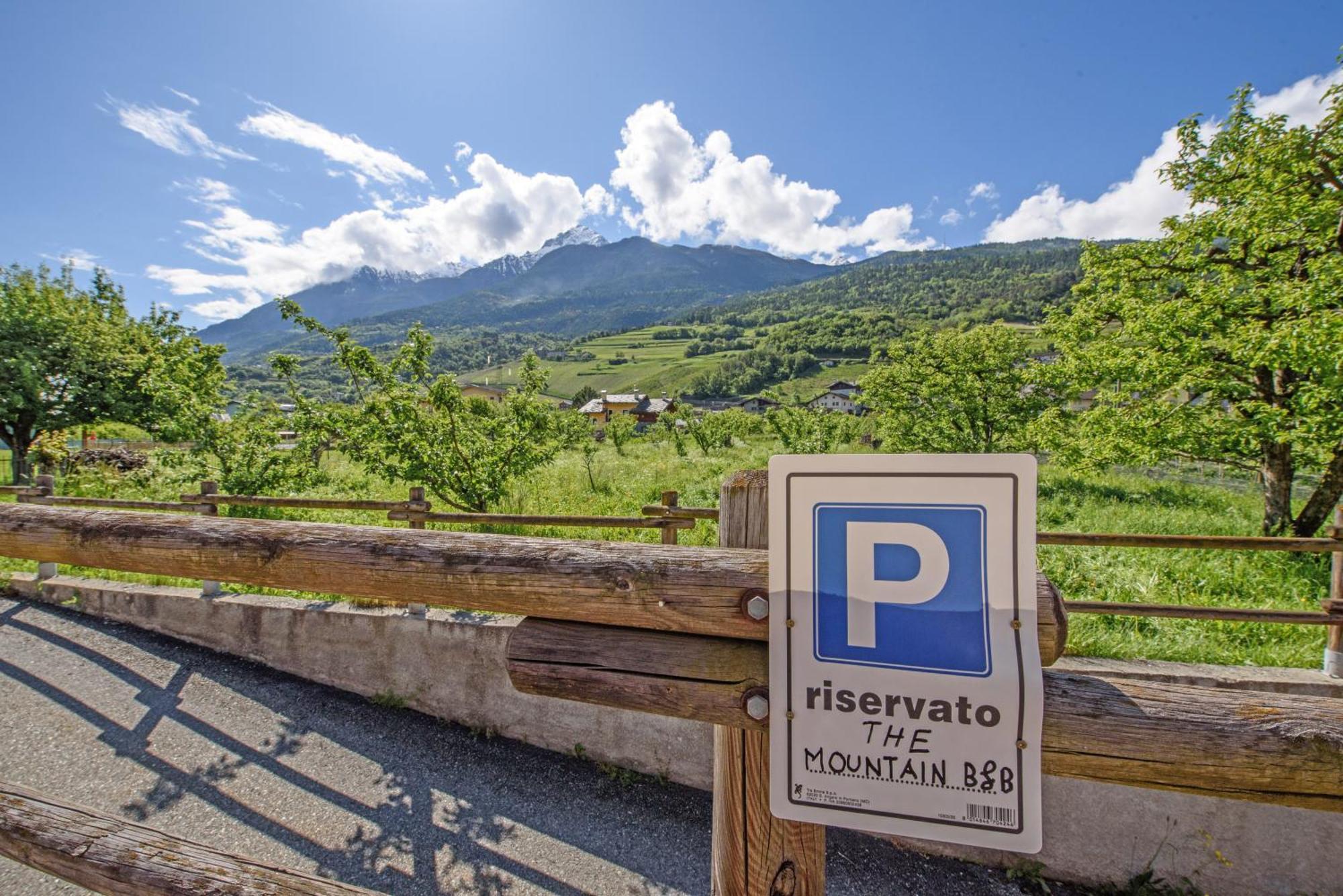 "The Mountain B&B" - Ski, Mtb & Beautiful View - Private Parking Aosta Buitenkant foto